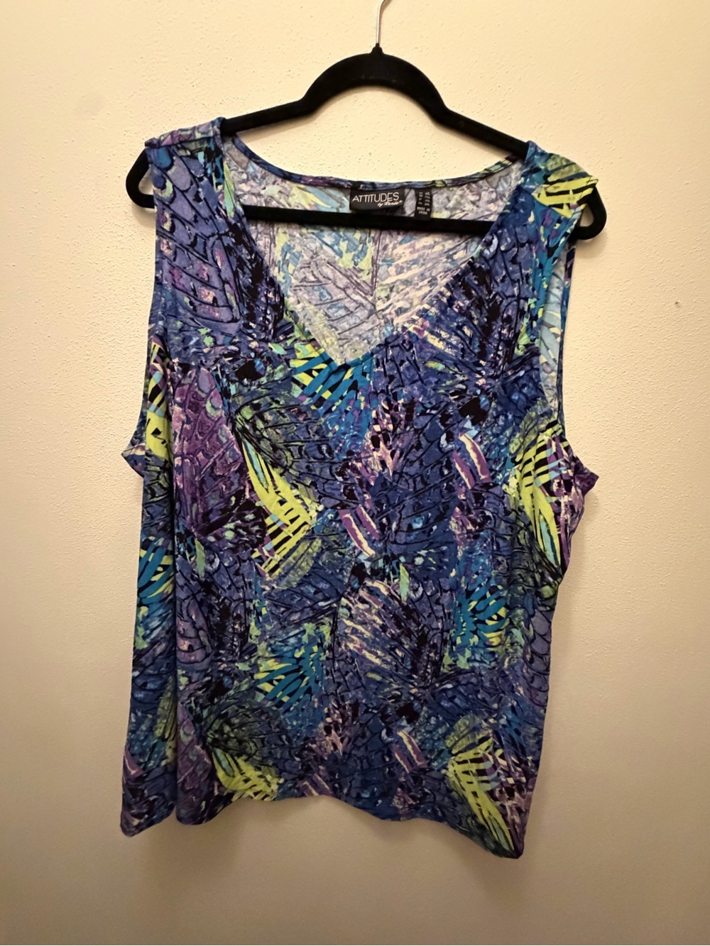 Attitudes by Renee Blue Purple Green Printed V-Neck Tank